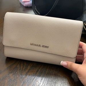 Michael kors crossbody / clutch